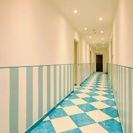 Beautiful In With Kitchen *